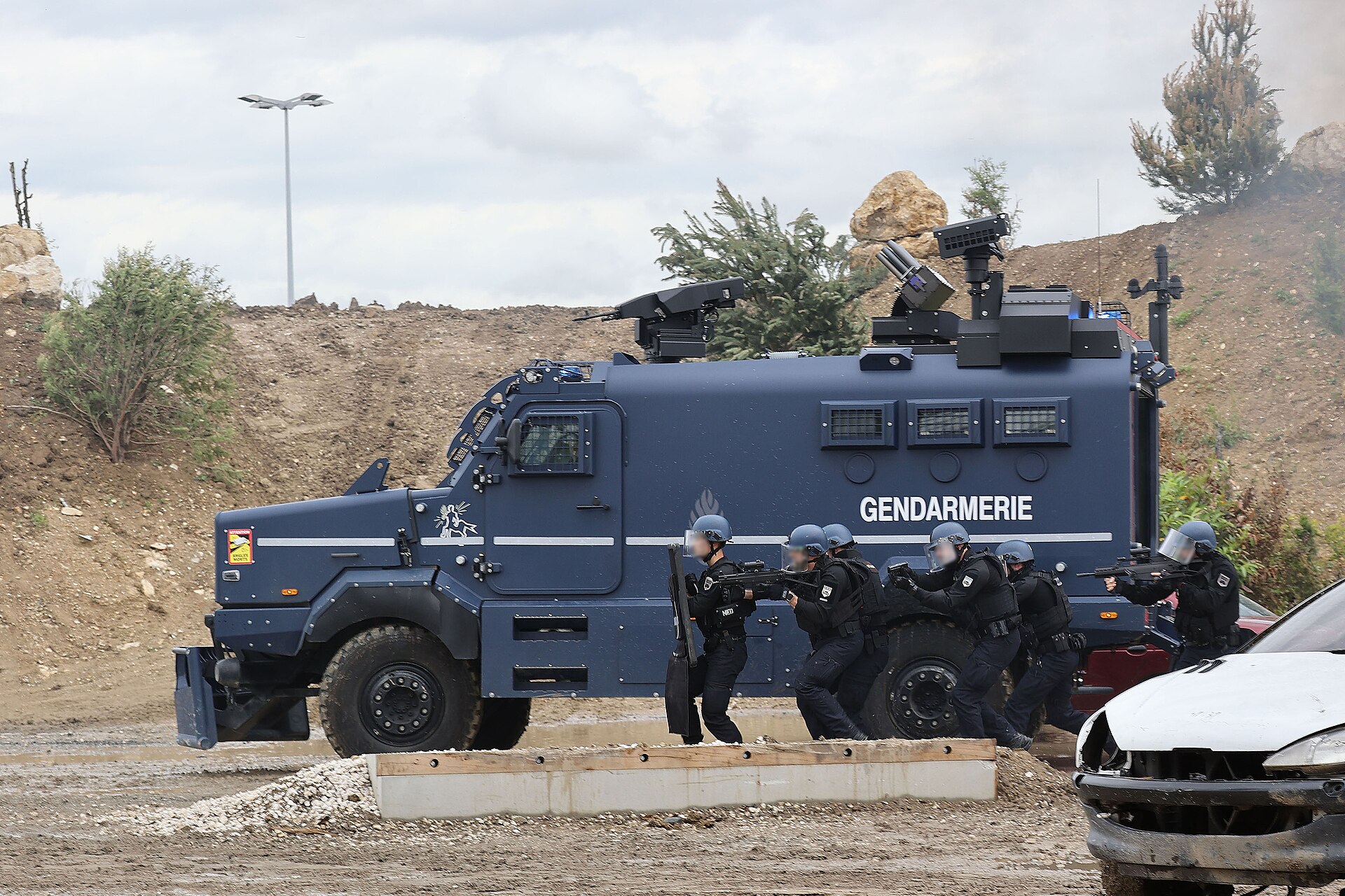 Véhicule blindé Centaure de la Gendarmerie mobile lors d'une démonstration